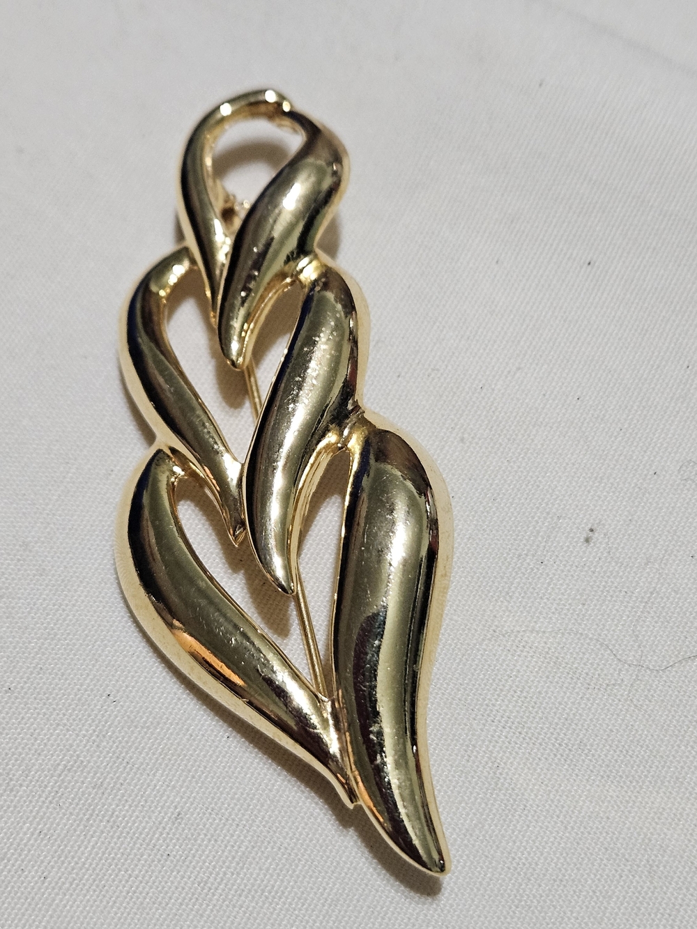 Polished Gold-tone Heart Abstract Brooch